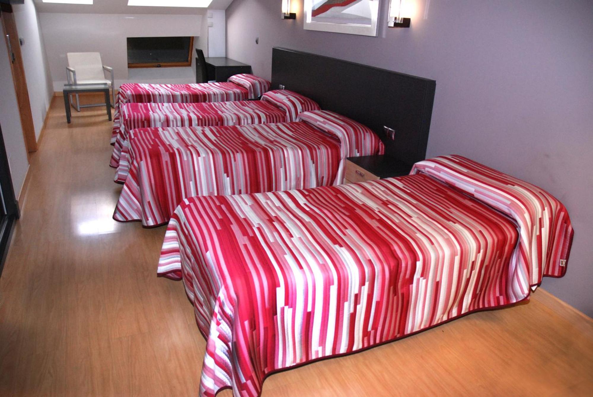 Hotel Villa De Cacabelos Экстерьер фото