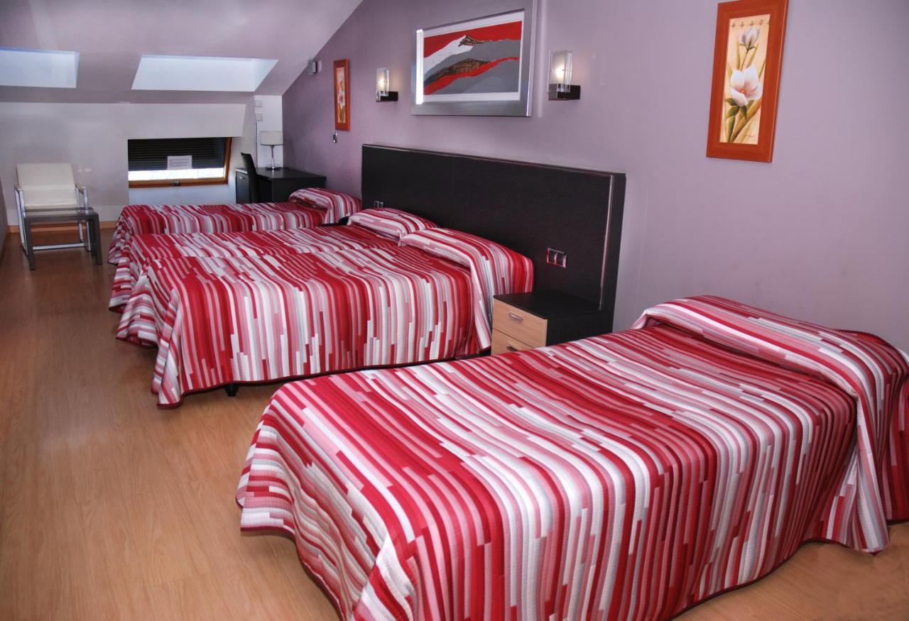 Hotel Villa De Cacabelos Экстерьер фото
